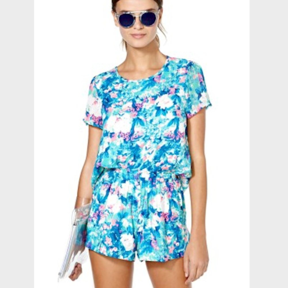 Nasty gal LAZY TWINS, L short set never worn!!